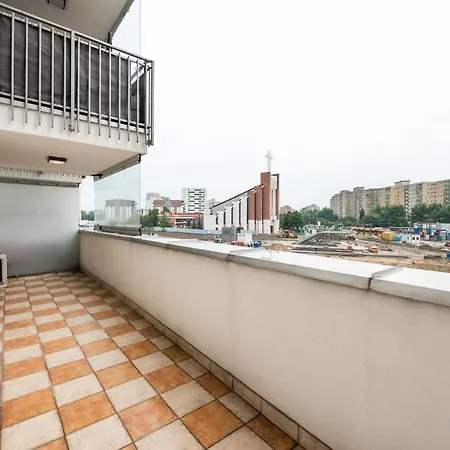 Red Spacious Apartamento