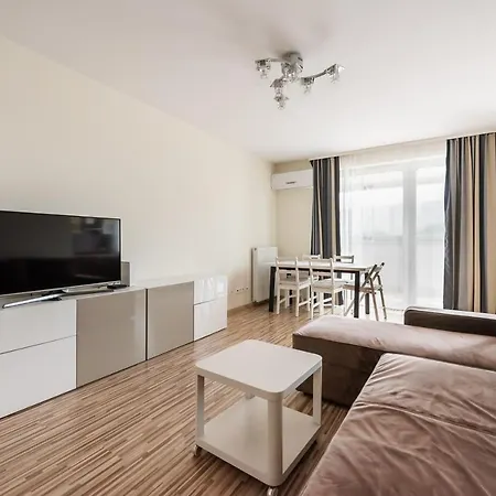 Red Spacious Apartamento