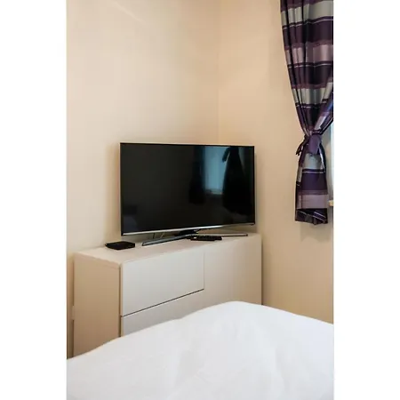 Metro Kondratowicza Spacious