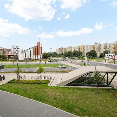 Metro Kondratowicza Spacious Apartament Warszawa