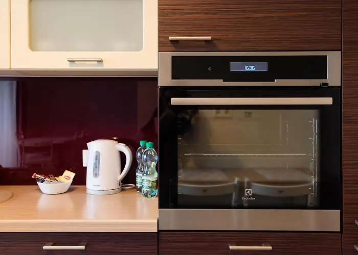 公寓 Metro Kondratowicza Spacious By Bookinghost *