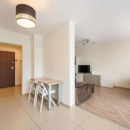 Апартаменты Metro Kondratowicza Spacious Варшава