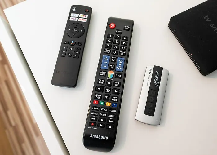 Metro Kondratowicza Spacious By Bookinghost 아파트