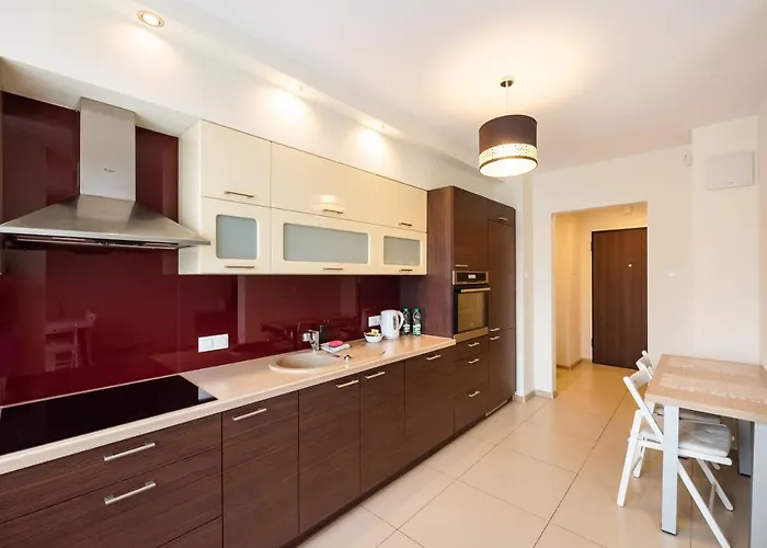 Metro Kondratowicza Spacious By Bookinghost 바르샤바