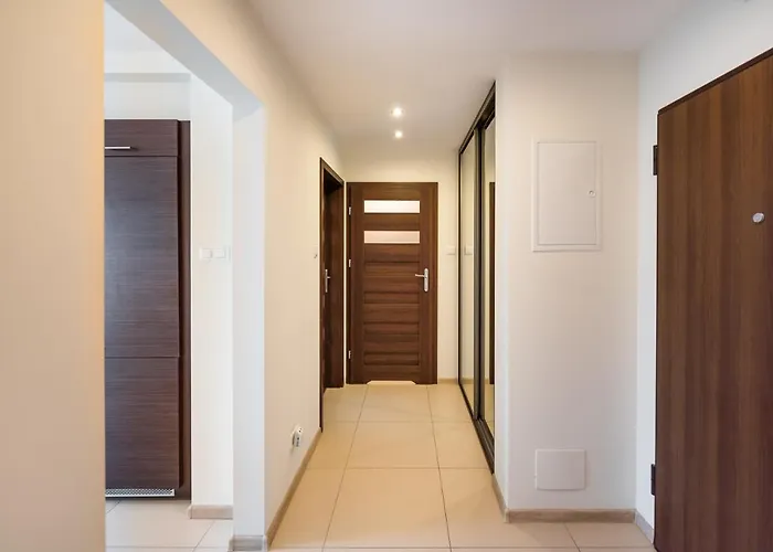 Metro Kondratowicza Spacious By Bookinghost 아파트 *