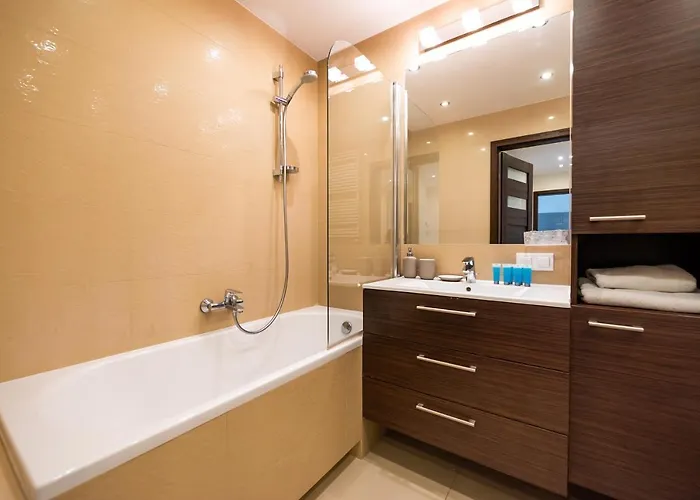 Metro Kondratowicza Spacious By Bookinghost 아파트 바르샤바