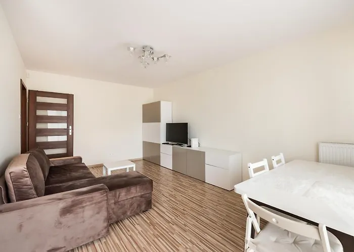 Metro Kondratowicza Spacious By Bookinghost 아파트