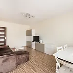 Metro Kondratowicza Spacious By Bookinghost Apartamento