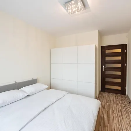 Daire Metro Kondratowicza Spacious *